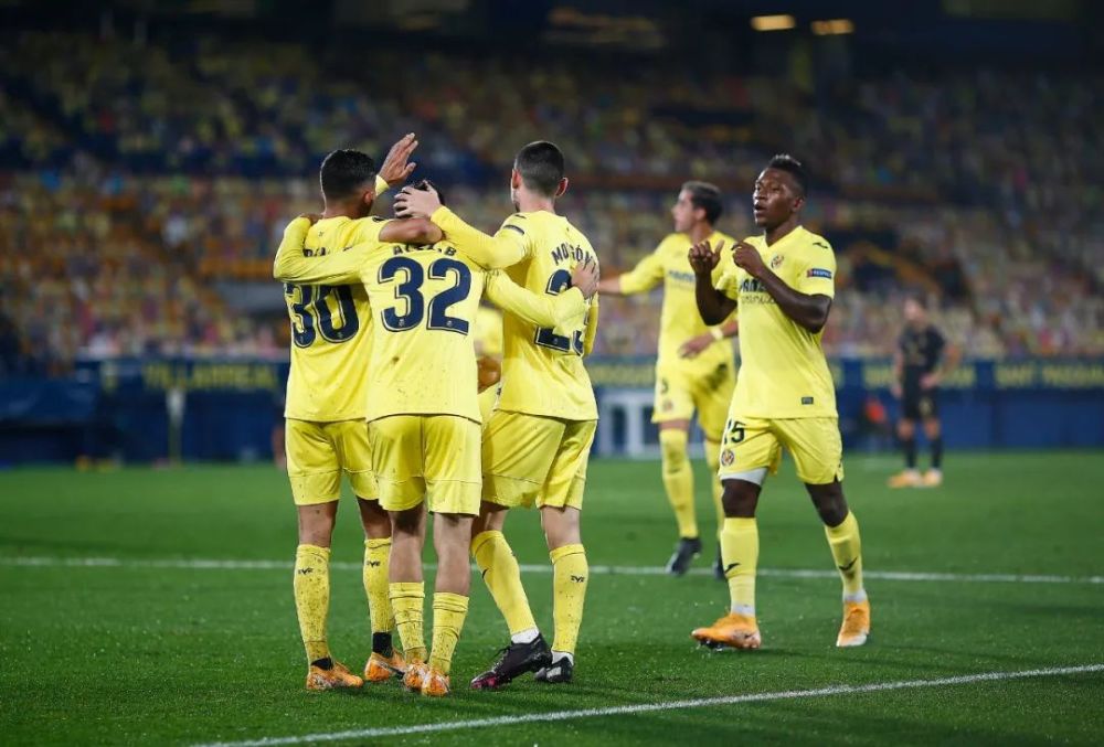 关于瓦伦西亚今晚远射贴柱；志在荷甲名次提升；信心回归；临场指挥获称赞的信息